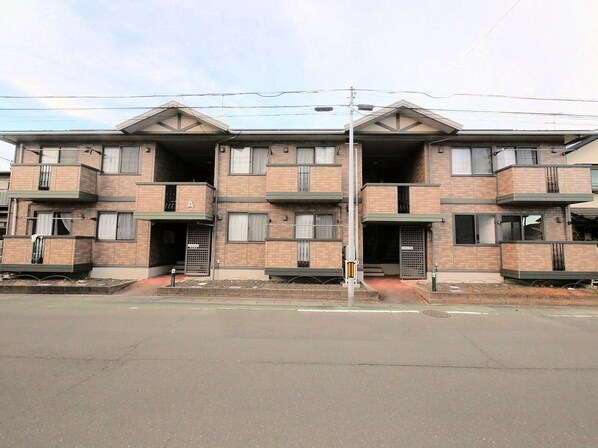 シュプルース丹野 Aの物件外観写真